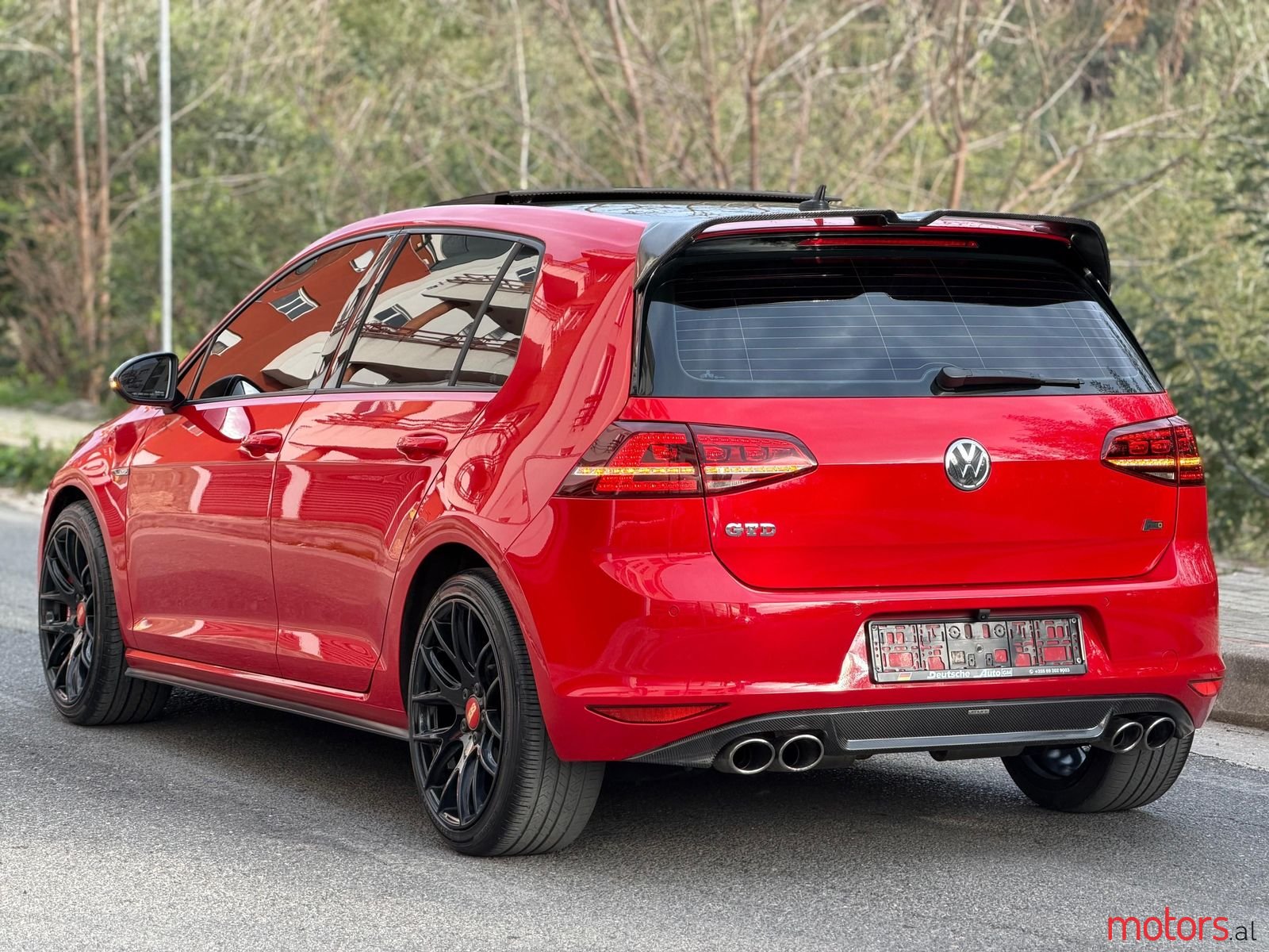 2015' Volkswagen Golf photo #2