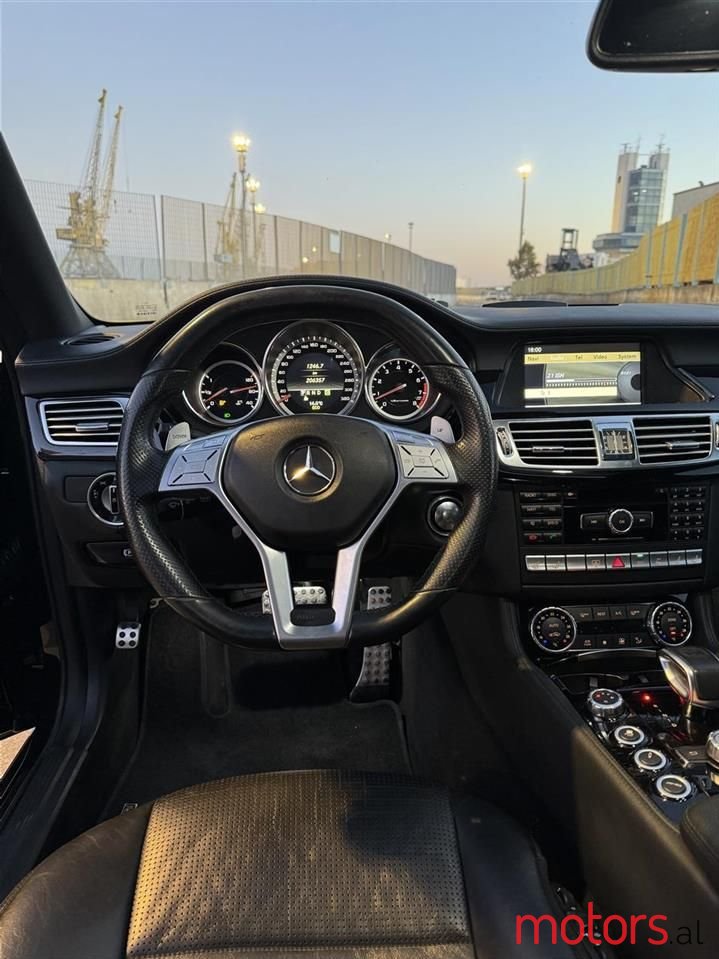 2011' Mercedes-Benz CLS 63 AMG photo #2