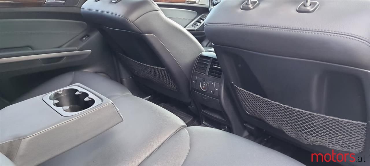 2011' Mercedes-Benz 350 photo #4