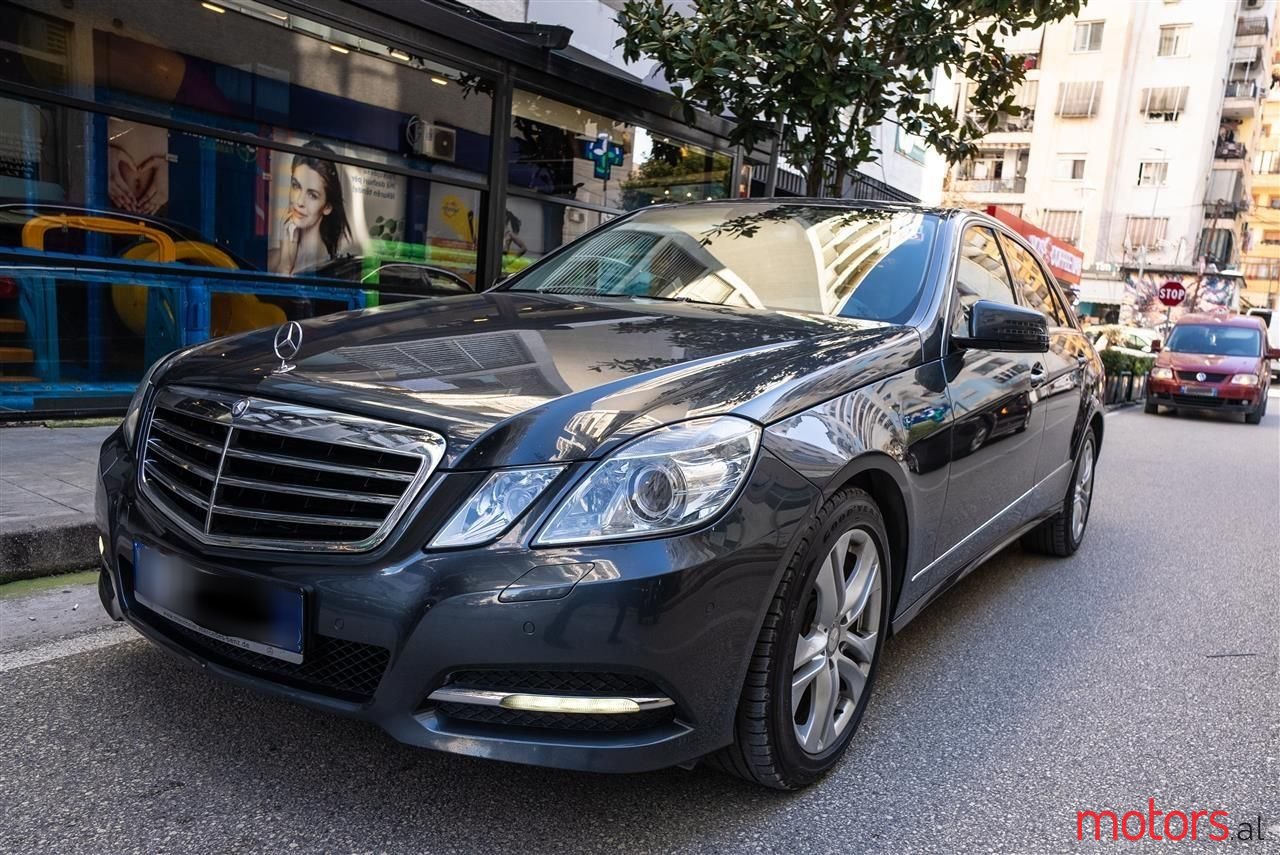 2012' Mercedes-Benz E 250 photo #1
