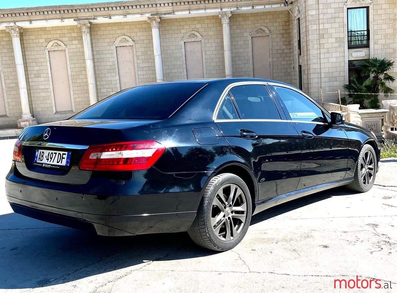 2013' Mercedes-Benz E 220 photo #3