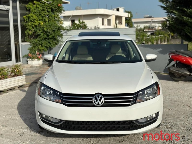 2013' Volkswagen Passat photo #2
