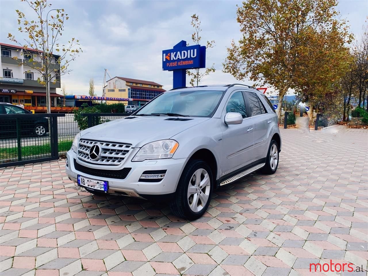 2010' Mercedes-Benz ML 320 photo #1