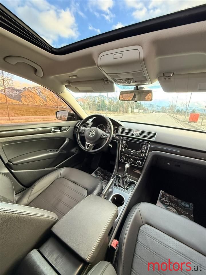 2014' Volkswagen Passat photo #6