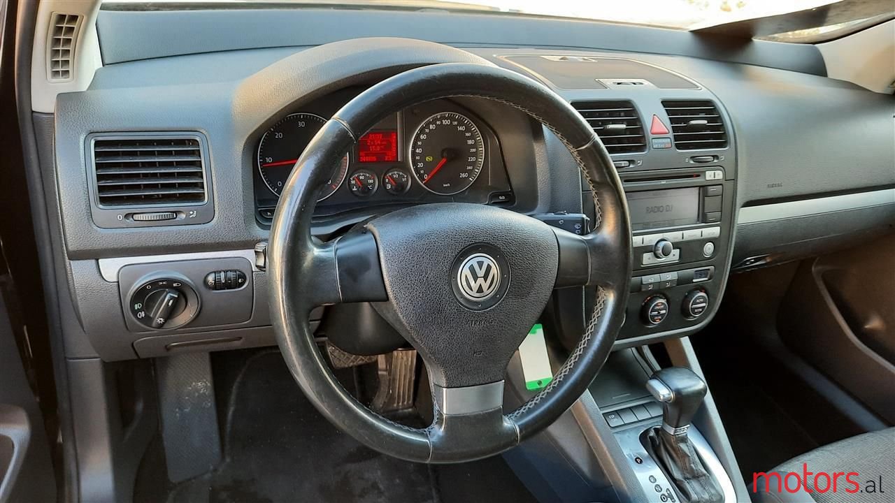 2007' Volkswagen Golf photo #3