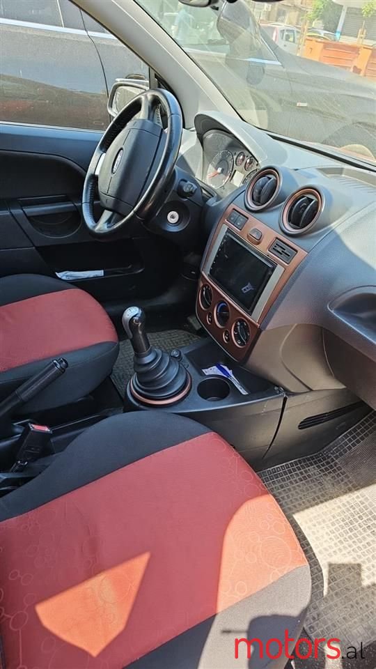 2008' Ford Fiesta photo #2