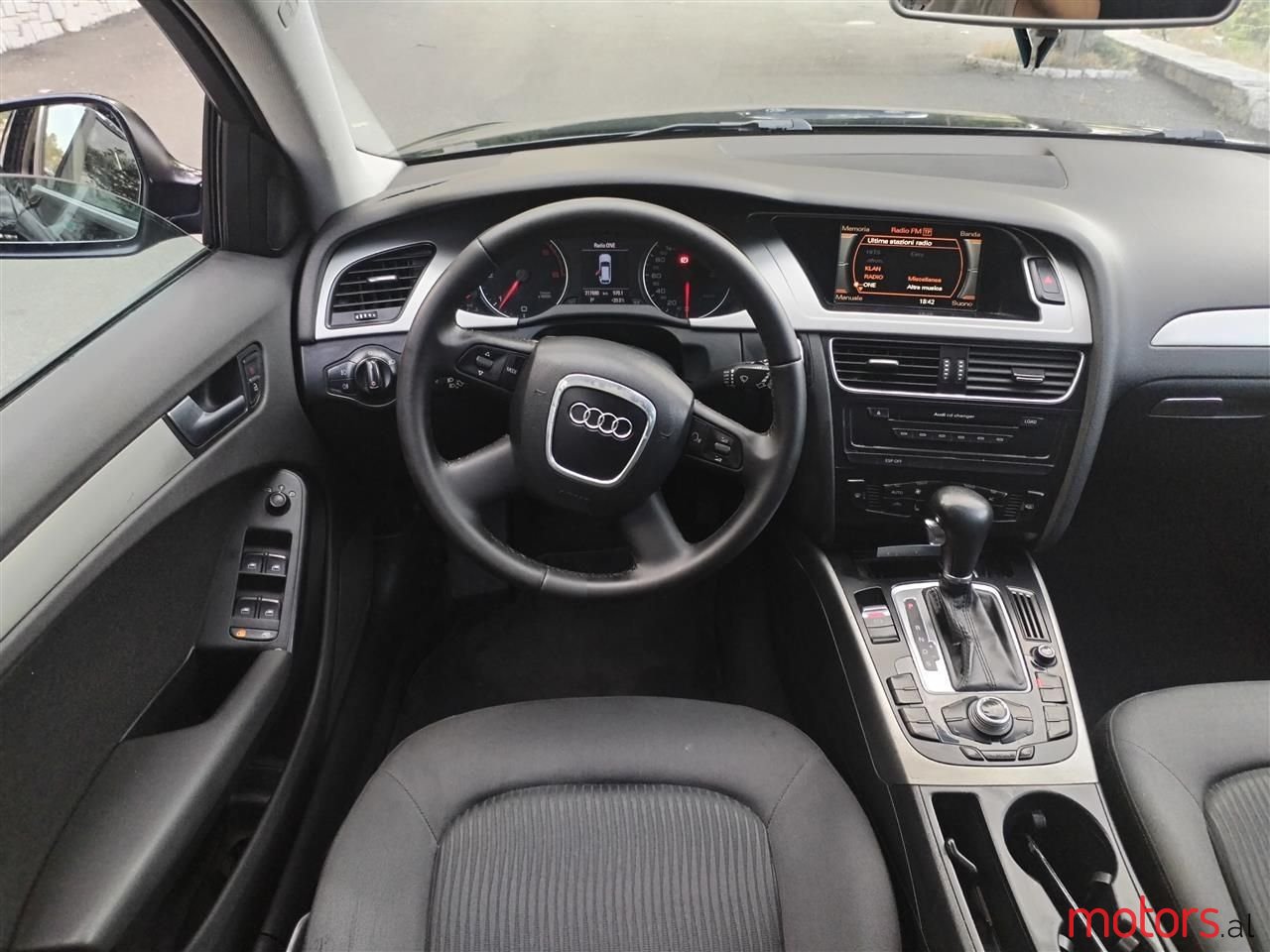 2010' Audi A4 photo #5