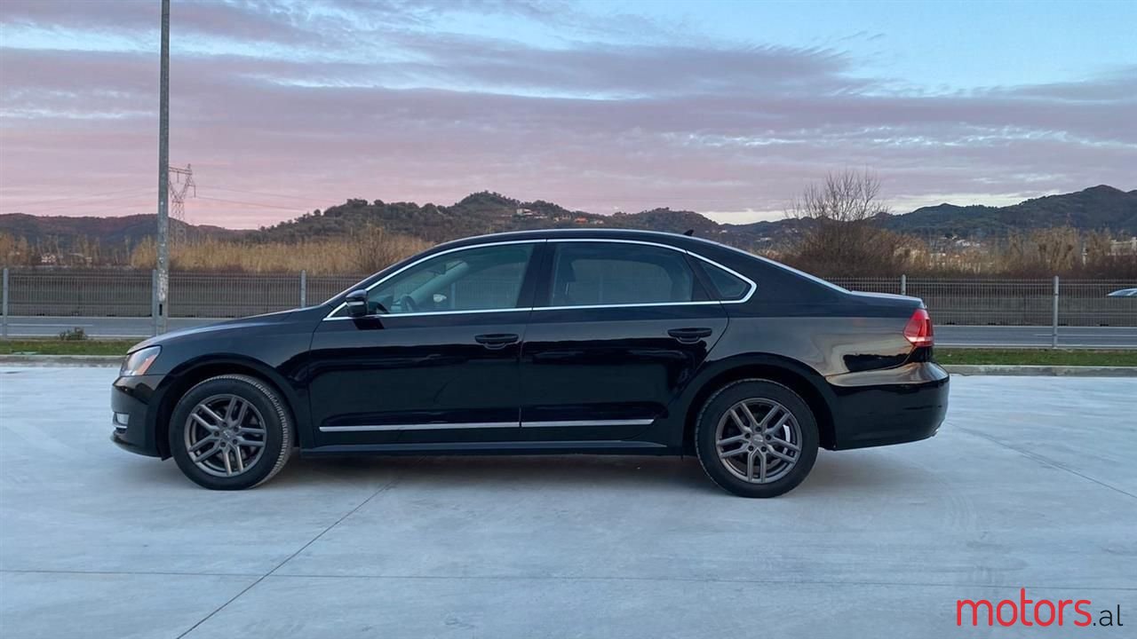 2013' Volkswagen Passat photo #3