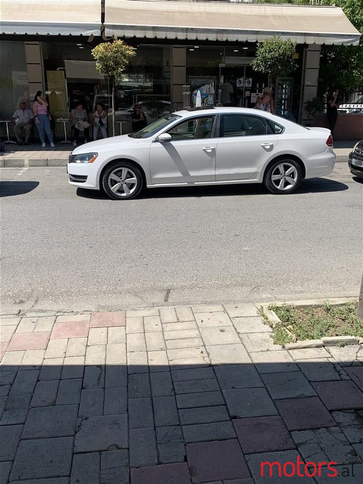 2012' Volkswagen Passat photo #1