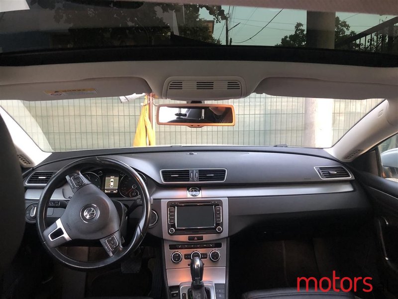 2013' Volkswagen Passat photo #1