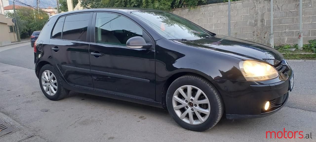 2005' Volkswagen Golf photo #2