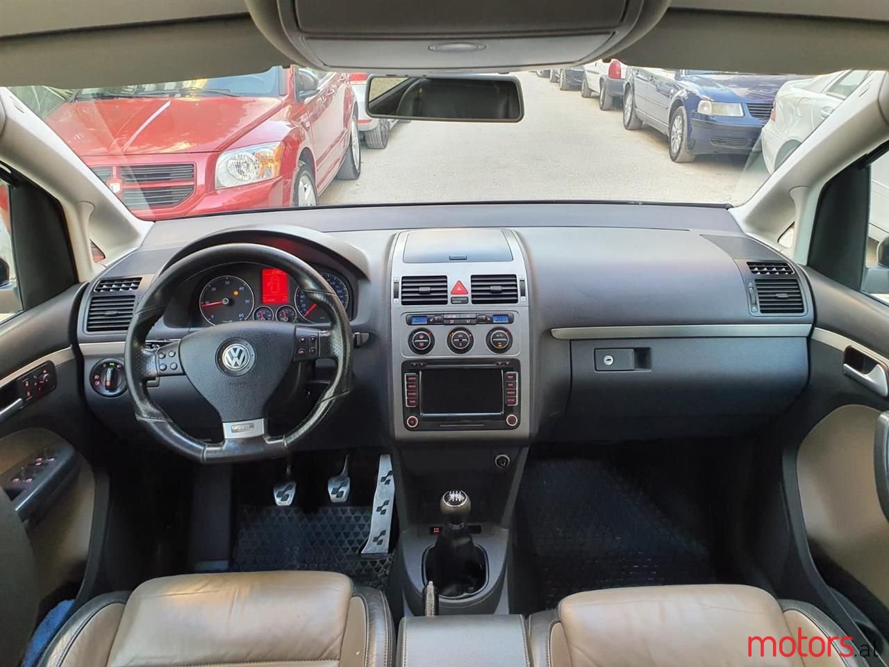 2009' Volkswagen Touran photo #4