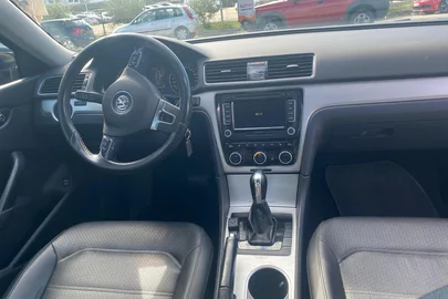 2013' Volkswagen Passat