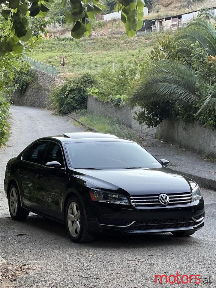 2012' Volkswagen Passat photo #3