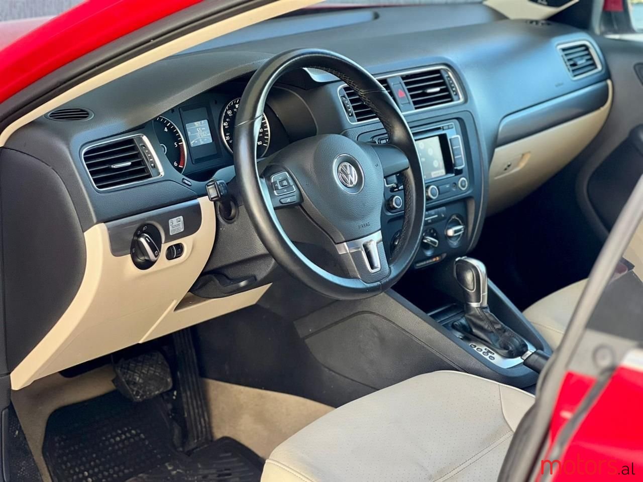 2013' Volkswagen Jetta photo #1