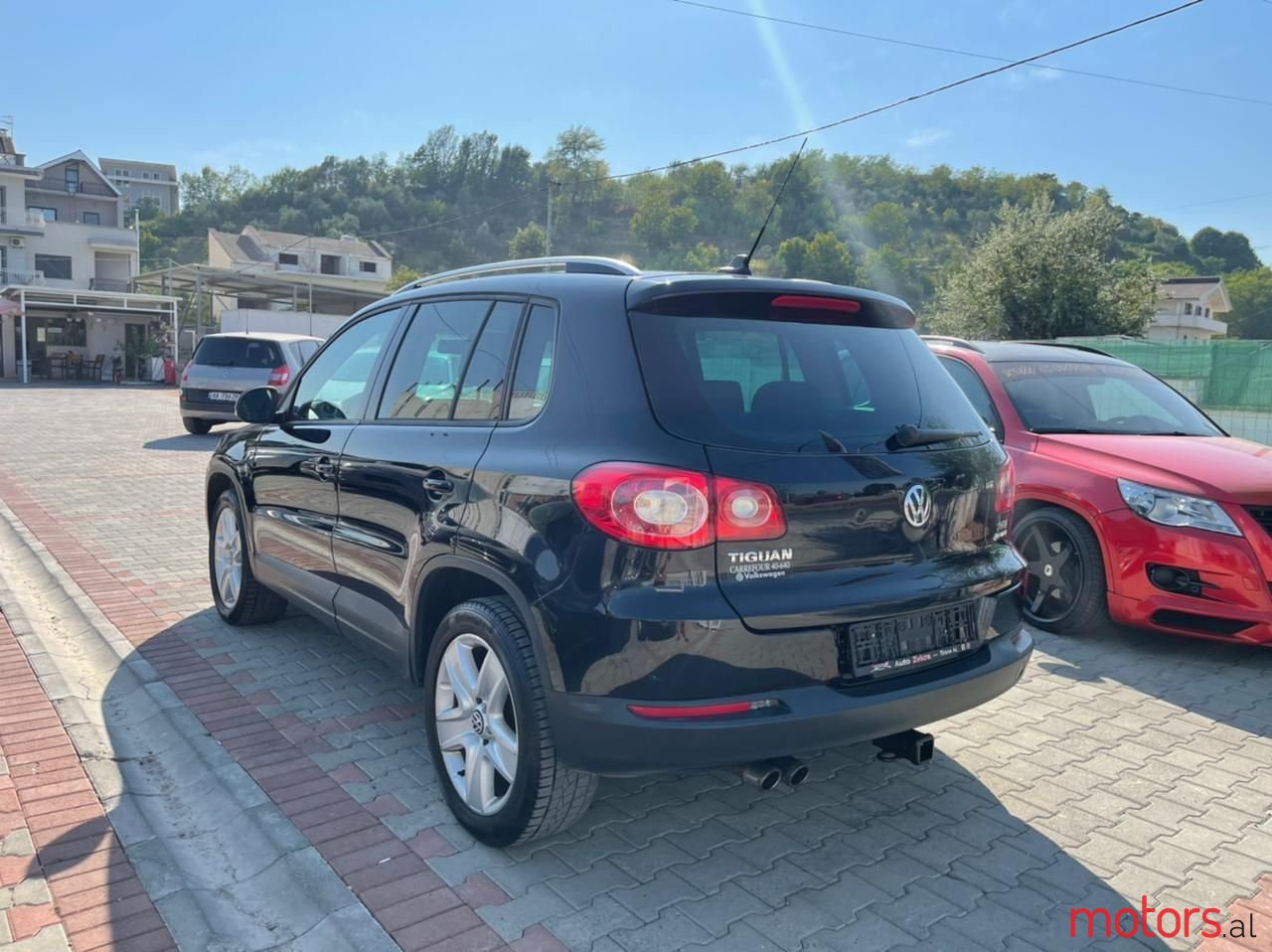 2011' Volkswagen Tiguan photo #4