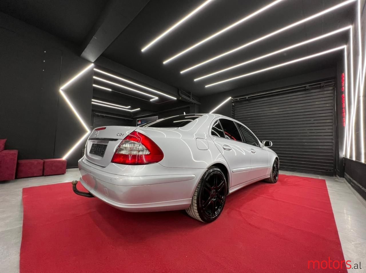 2008' Mercedes-Benz E 200 photo #6