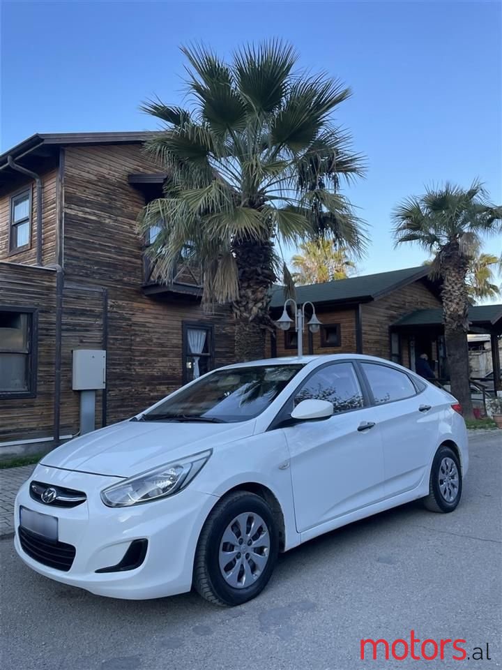 2016' Hyundai Accent photo #3