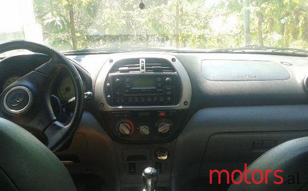 2003' Toyota RAV4 photo #2