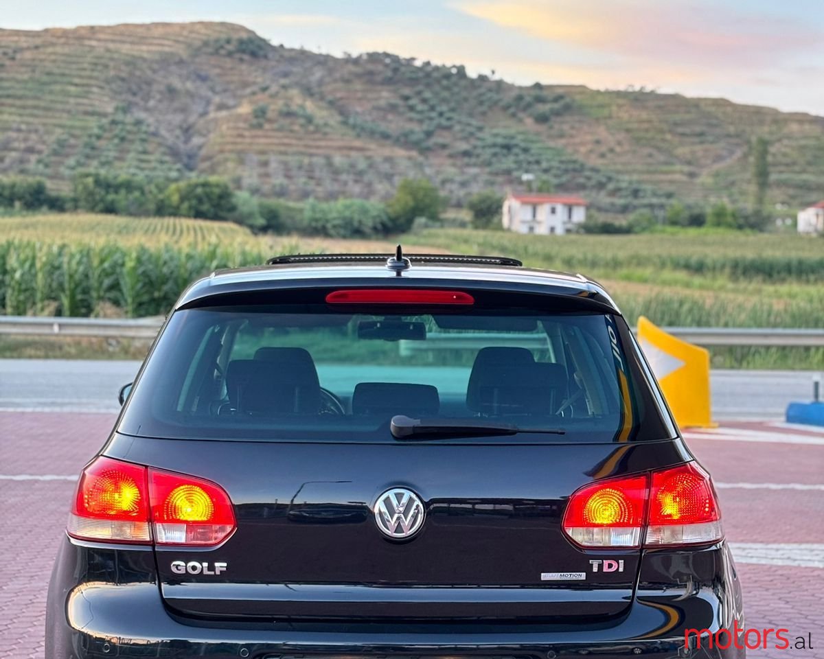 2010' Volkswagen Golf photo #3
