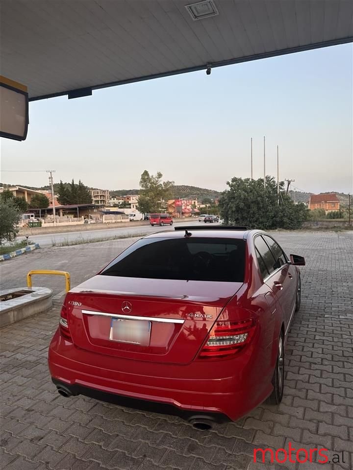 2012' Mercedes-Benz C 300 photo #2