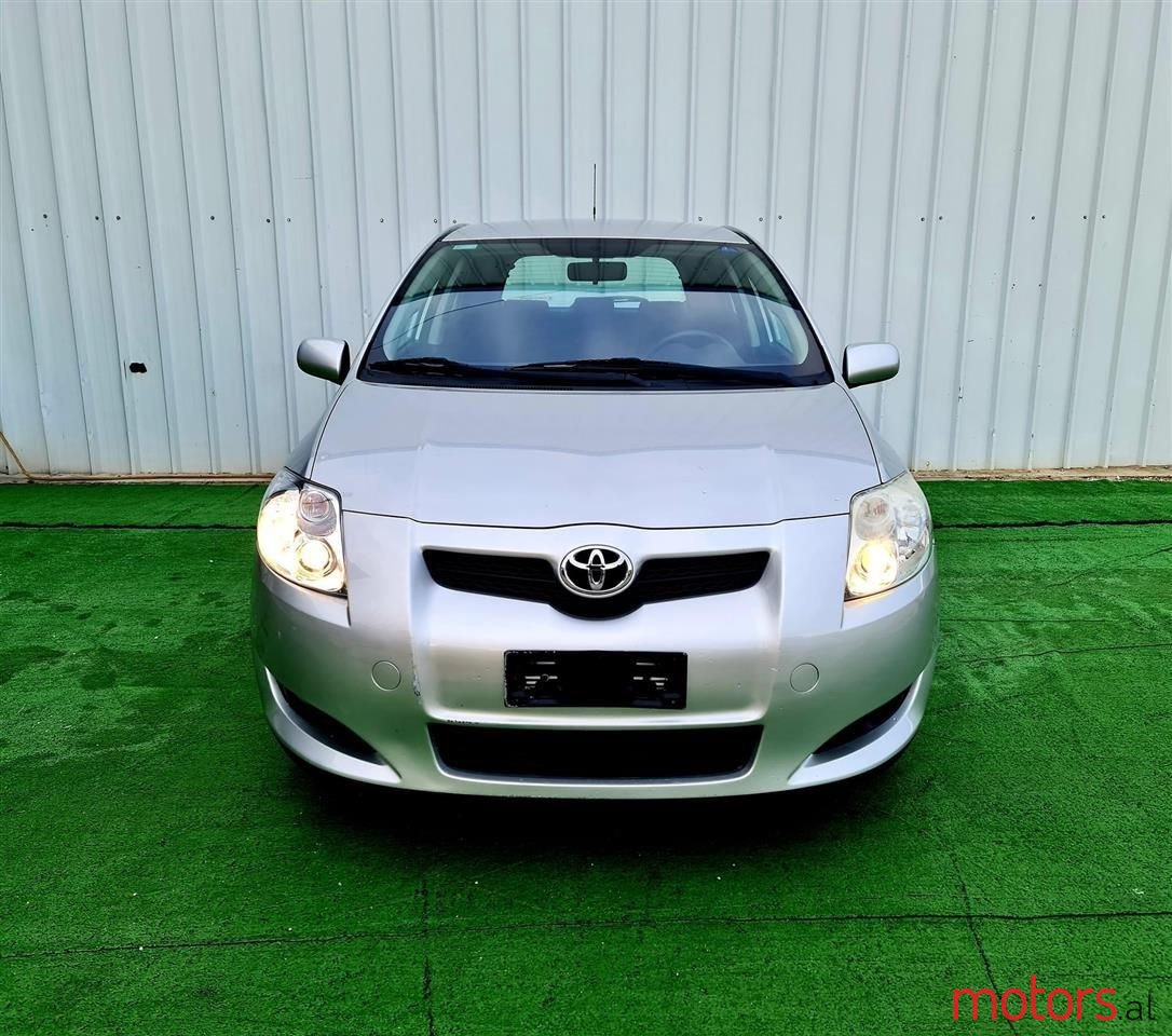 2008' Toyota Auris photo #3