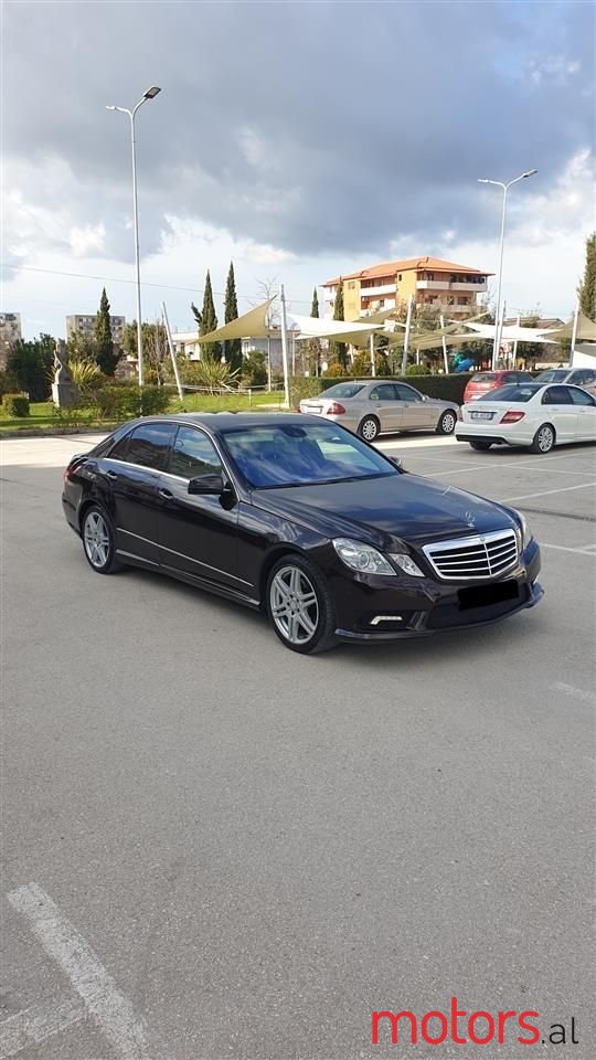 2011' Mercedes-Benz E 350 photo #6