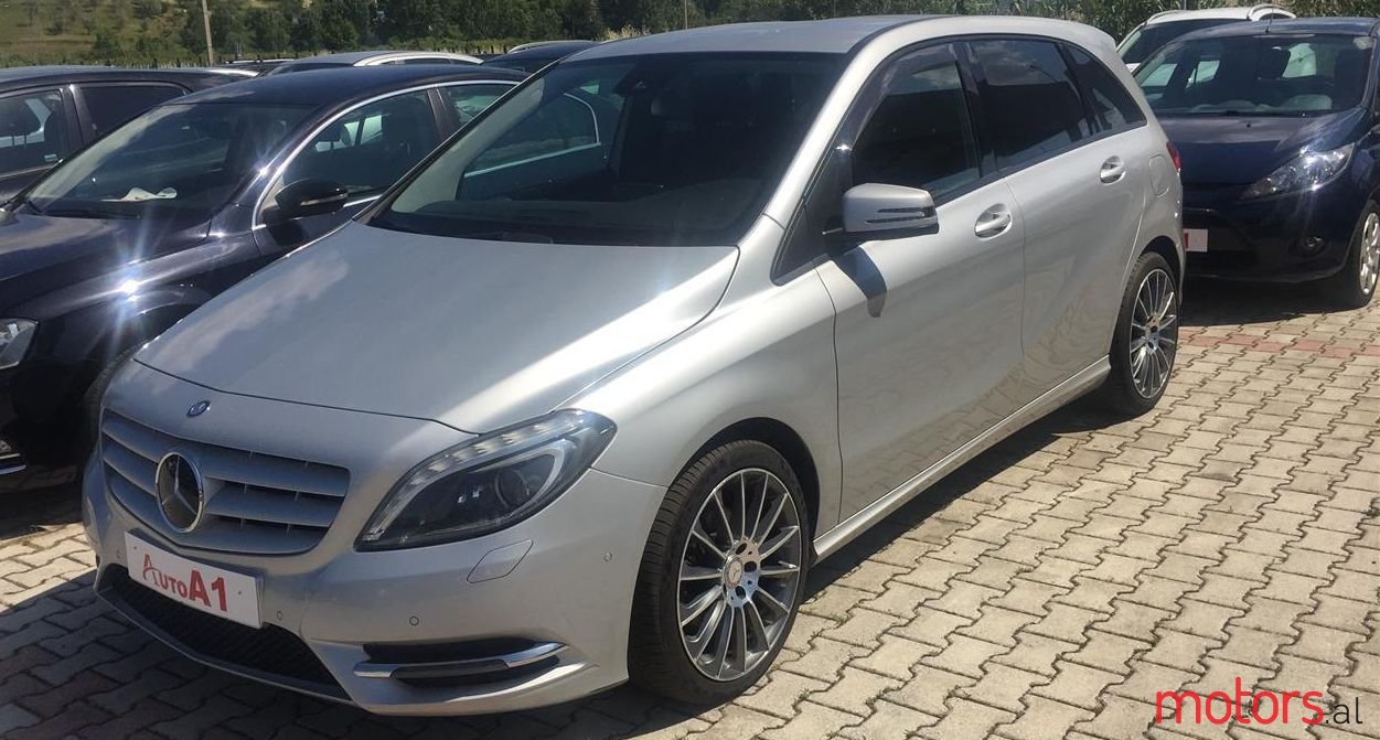 2013' Mercedes-Benz B 200 photo #1