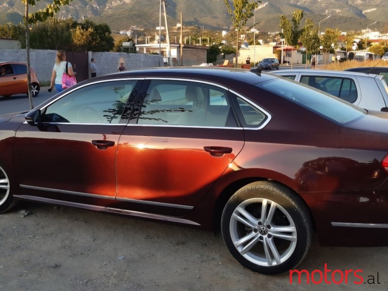 2012' Volkswagen Passat photo #1