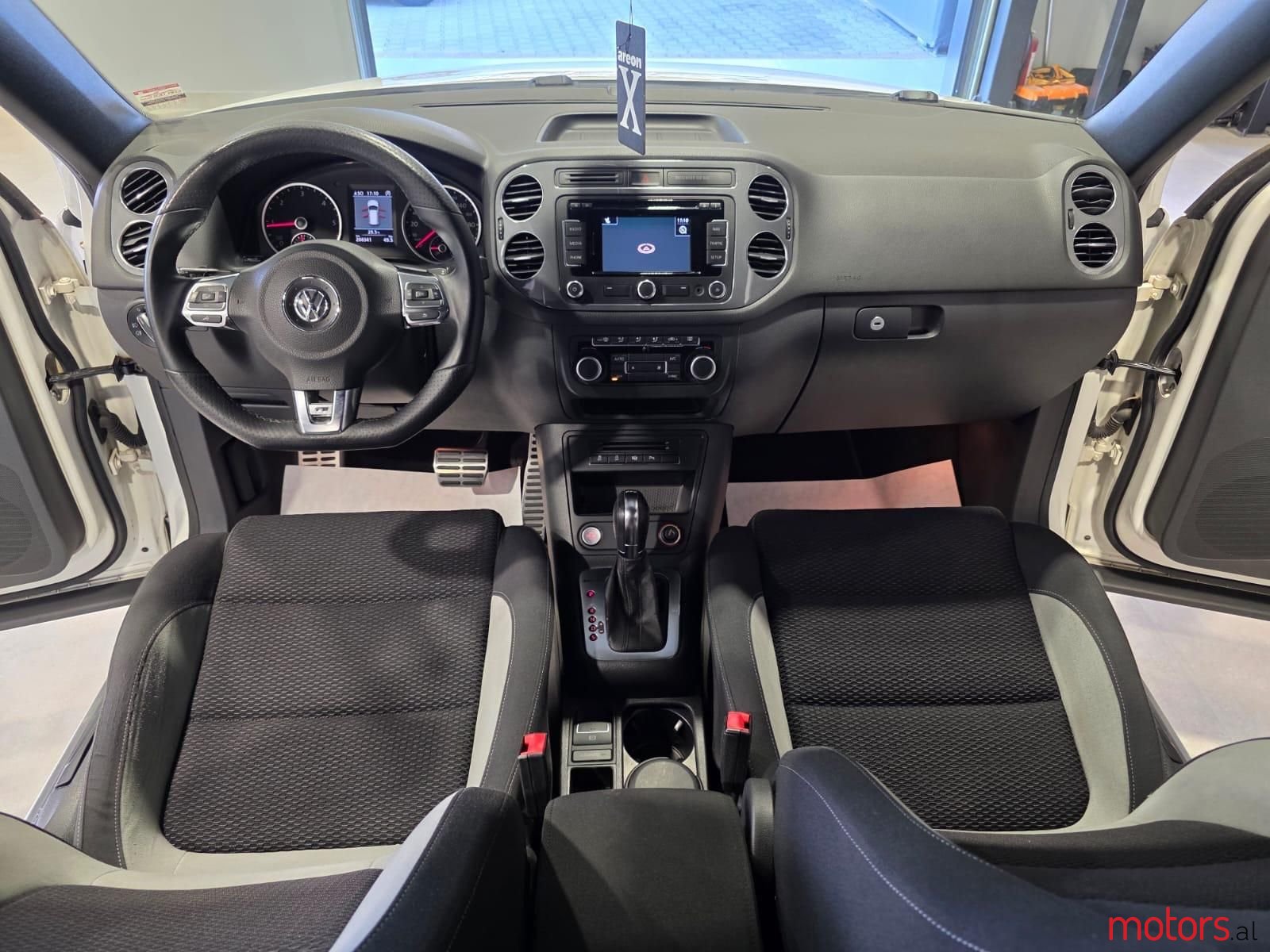 2013' Volkswagen Tiguan photo #3
