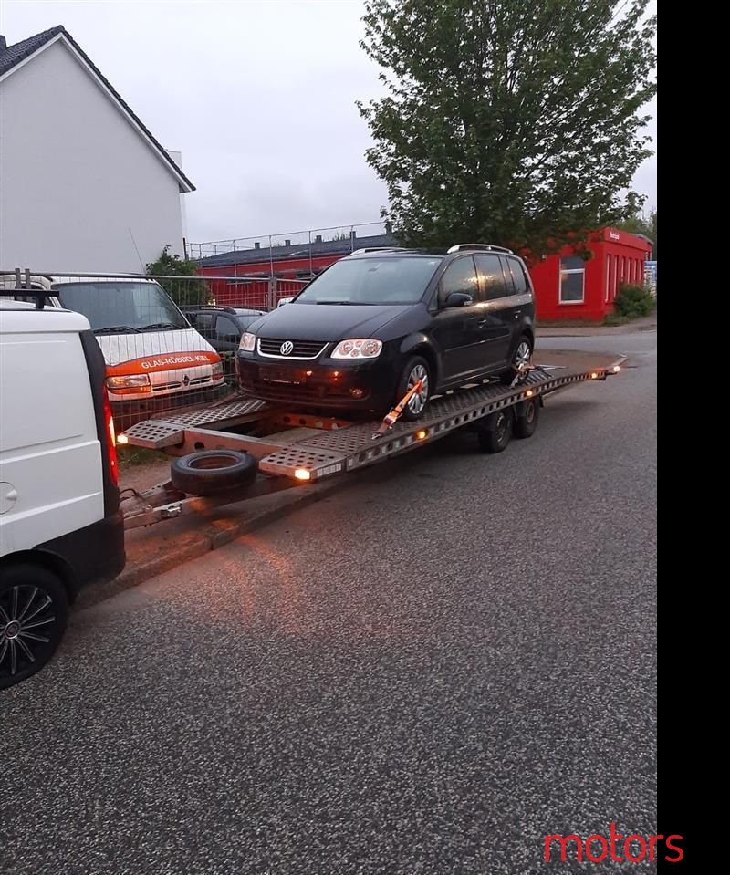 2006' Volkswagen Touran photo #6