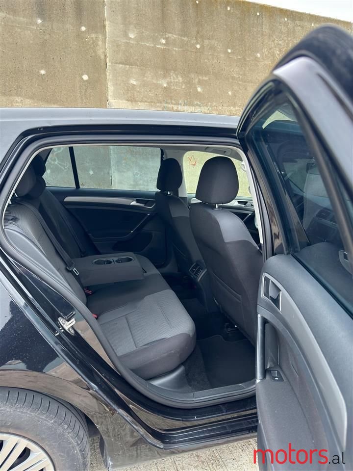 2014' Volkswagen Golf photo #3