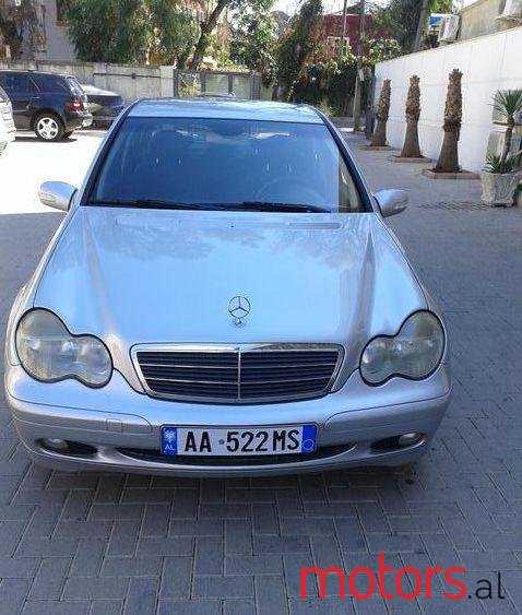 2004' Mercedes-Benz C-Class photo #1