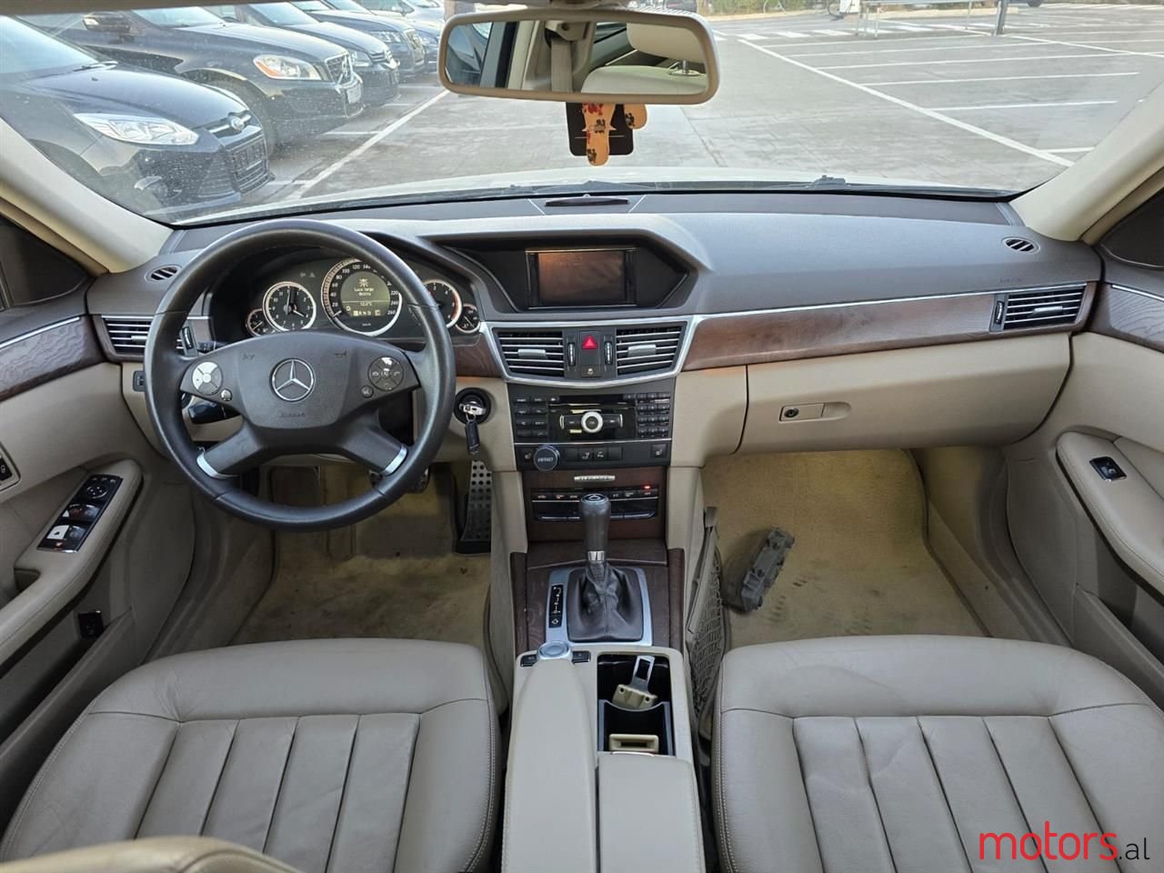 2010' Mercedes-Benz E 220 photo #5