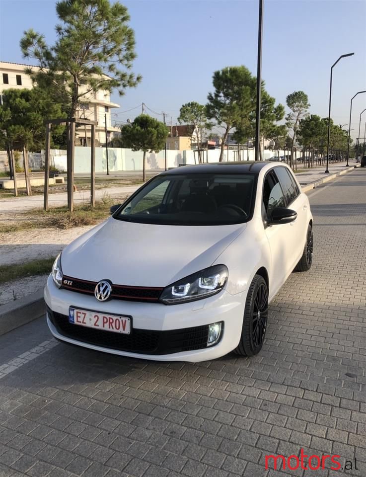 2009' Volkswagen Golf photo #3