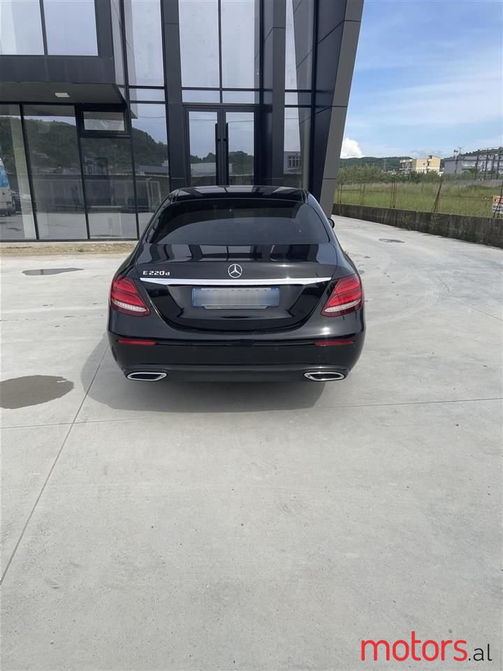 2016' Mercedes-Benz E 220 photo #4