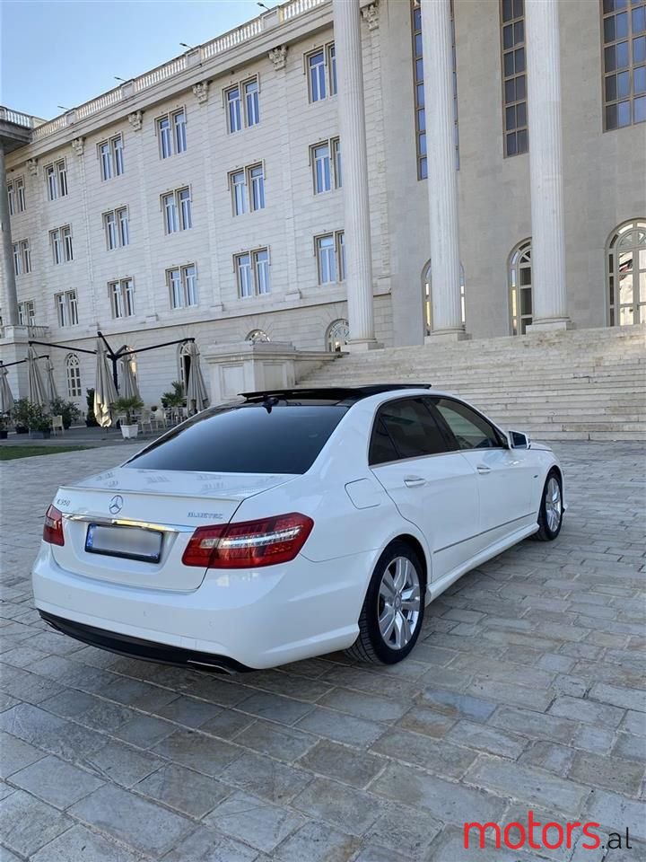 2011' Mercedes-Benz E 350 photo #2