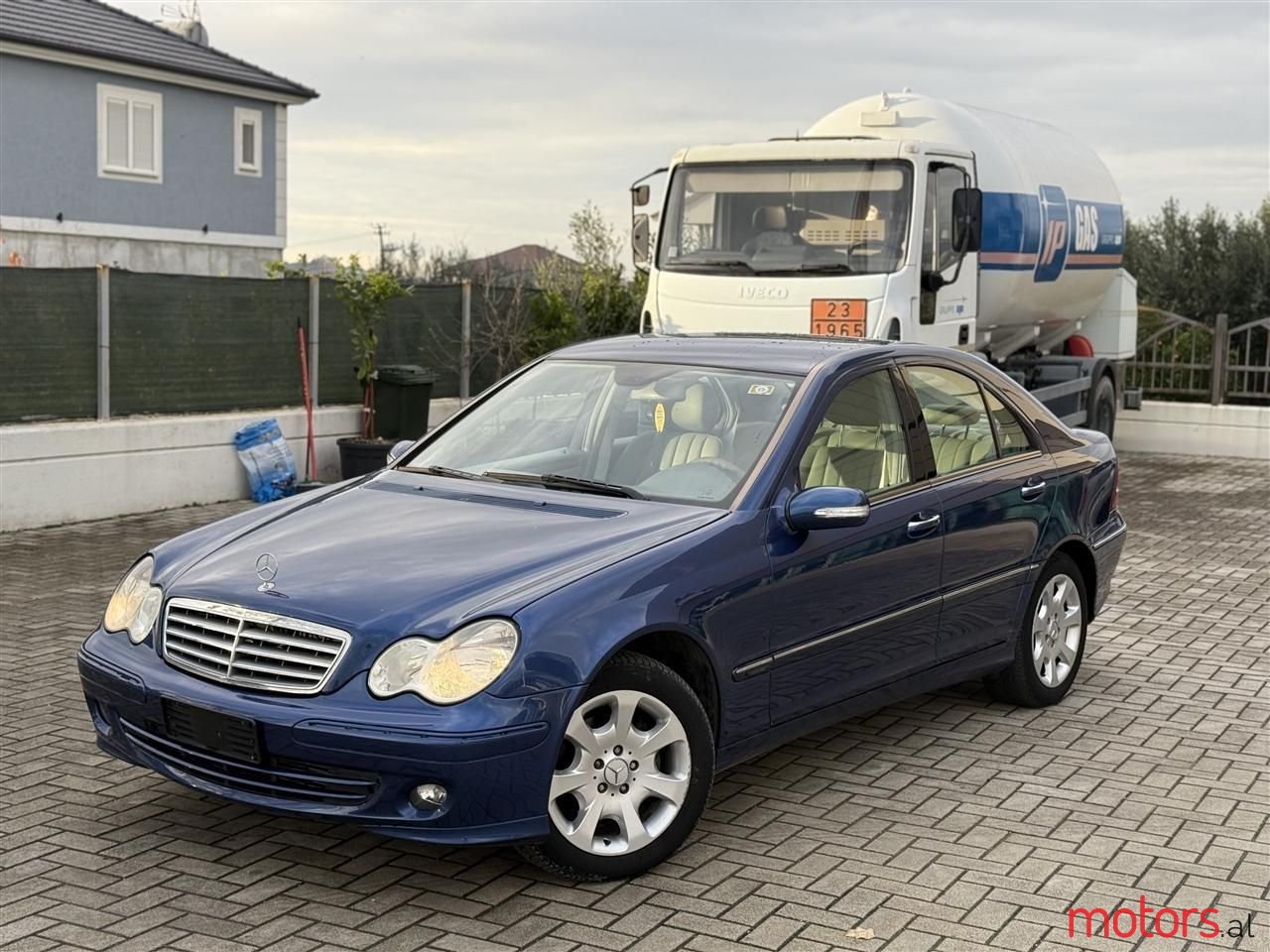 2005' Mercedes-Benz C 220 photo #1