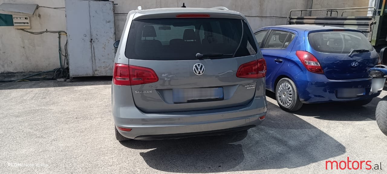 2012' Volkswagen Sharan photo #1