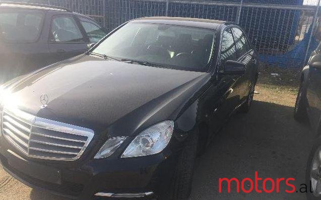 2011' Mercedes-Benz E-Class photo #1