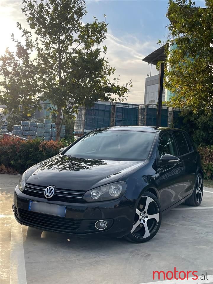 2009' Volkswagen Golf photo #2