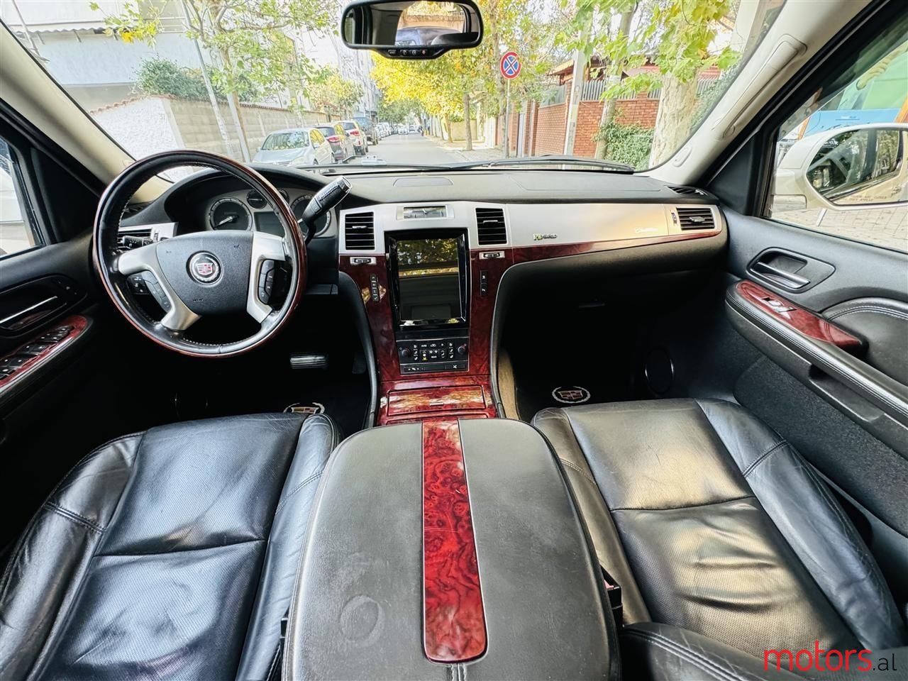 2009' Cadillac Escalade photo #6