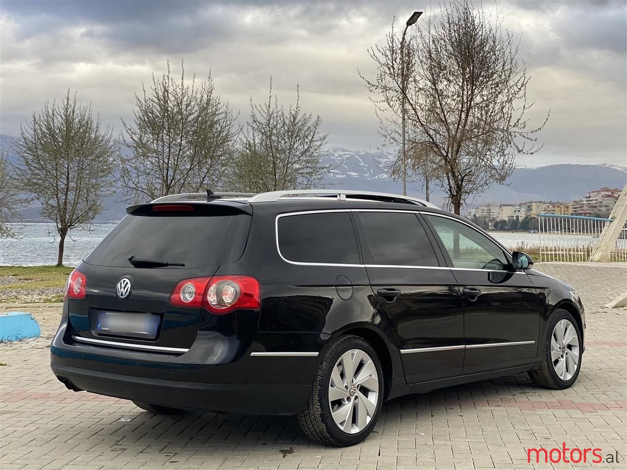 2008' Volkswagen Passat photo #2