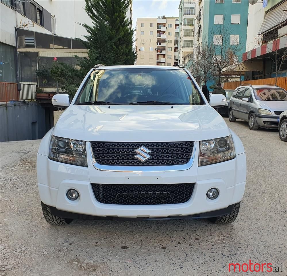 2010' Suzuki Grand Vitara photo #3