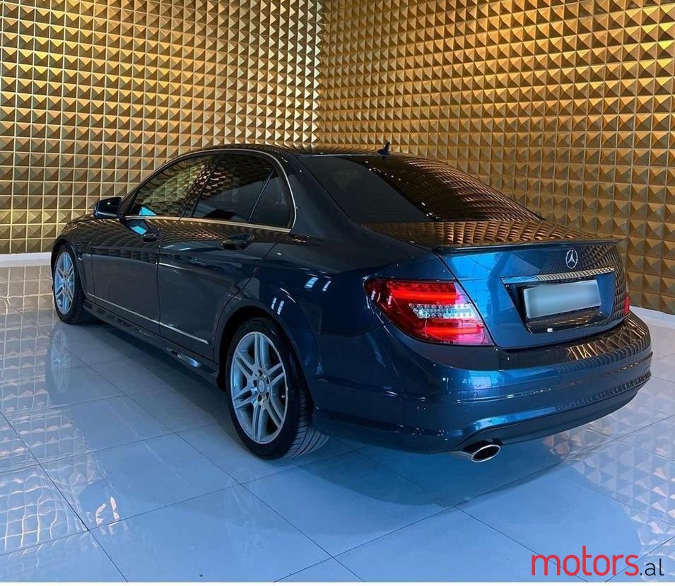 2011' Mercedes-Benz C 250 photo #3