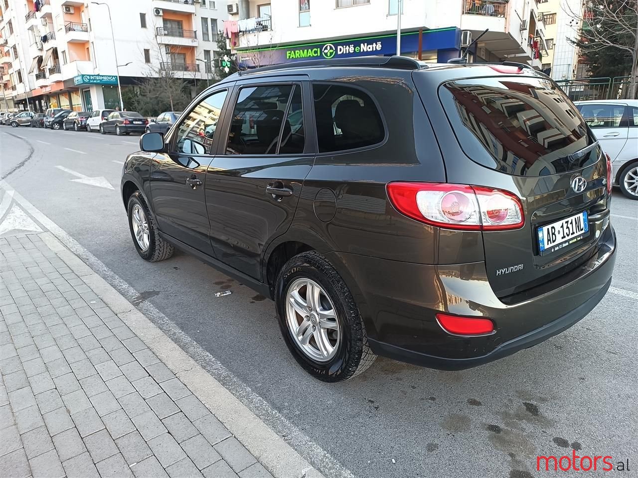 2011' Hyundai Santa Fe photo #3