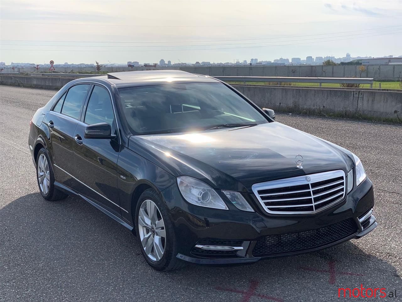 2012' Mercedes-Benz E 350 photo #5