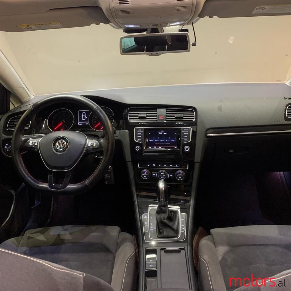 2014' Volkswagen Golf photo #6