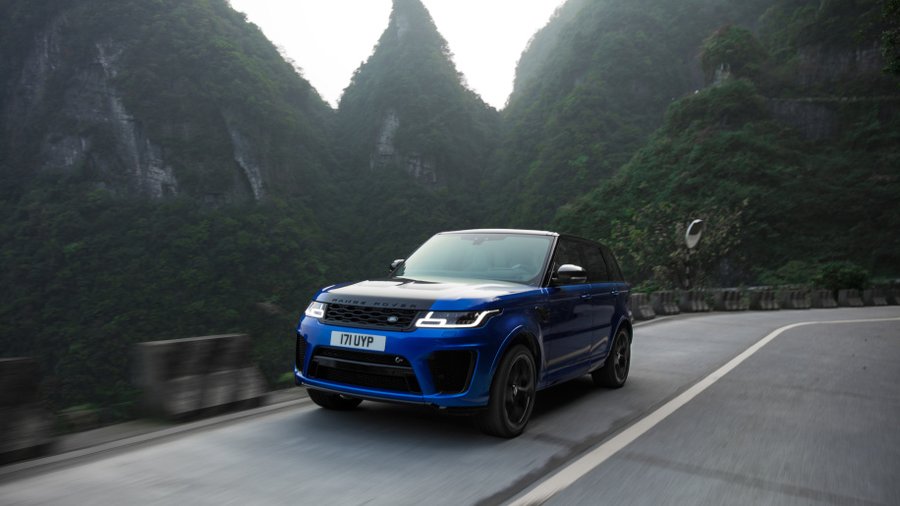 Watch Range Rover Sport SVR record run up China's 99-turn Tianmen Road