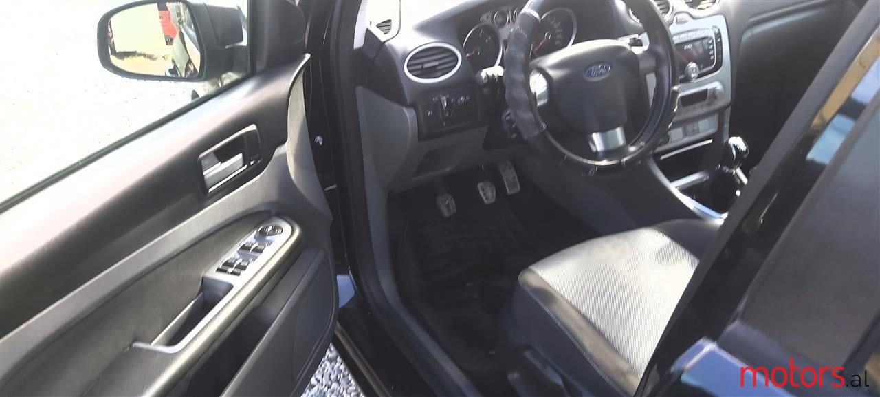 2011' Ford Focus photo #6